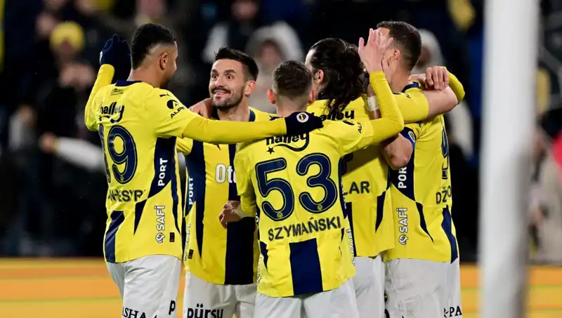 Kadıköy'de Futbolu Şekillendiren Maç: İzleyicileri Fırtınaya Sürüklüyor!