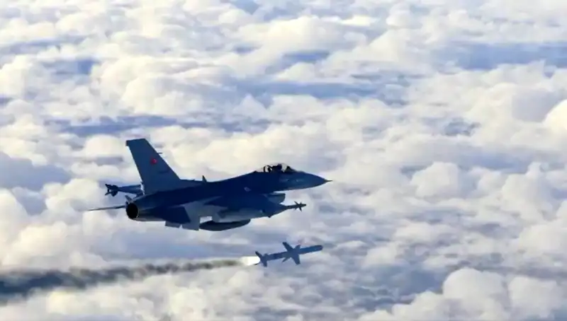 F-16 EDPOD: Kritik Testlerden Geçerek Gökyüzünde Yeni Bir Dönem Başlatıyor