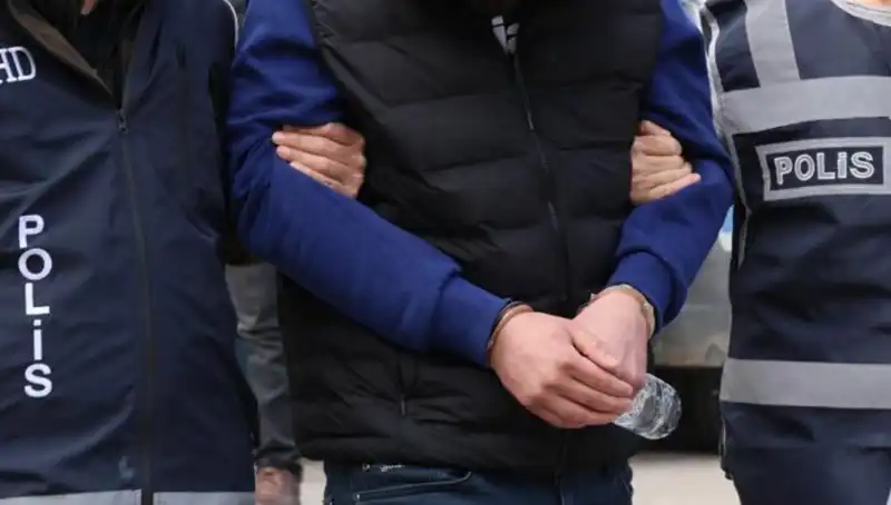 DAEŞ'e Yönelik 4 İlde Gece Yarısı Operasyonu: 4 Gözaltı