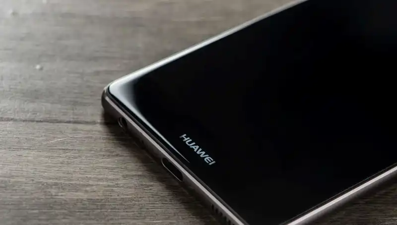 Huawei’nin Yeni Katlanabilir Telefonu ile Mobil Teknolojide Devrim!