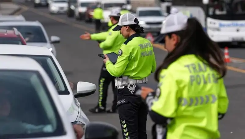 Binlerce Sürücüye Trafikte Ceza: Yeni Uygulama Başladı!