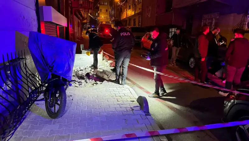Küçükçekmece'de Plakasız Motosikletle Gerçekleşen Saldırı Korku Yarattı