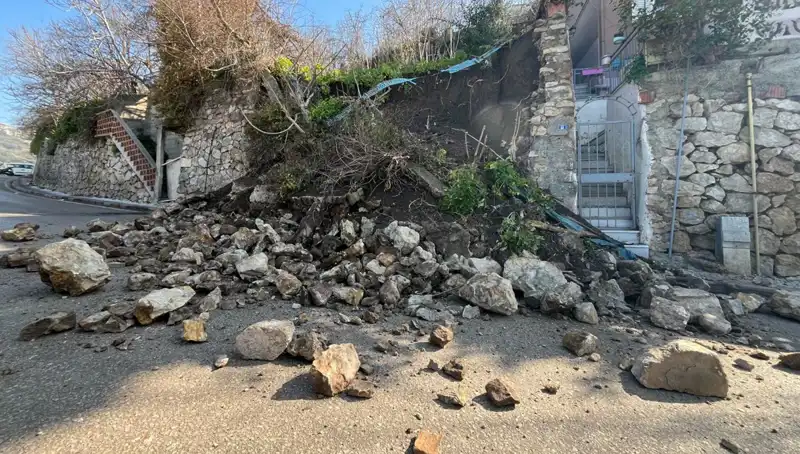 İstinat Duvarının Çökmesi, Yolda Korku Dolu Anlar Yaratıldı