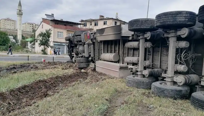 Freni Boşalan TIR'ın Dehşeti: Erzurum'da Yaşanan Korkunç Kaza