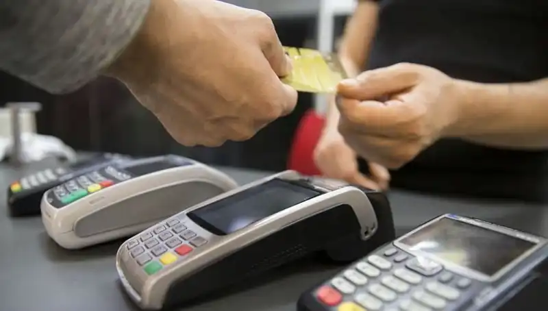 Kartlı Harcamalarda Gizli Artış: Tüketiciyi Nasıl Etkiliyor?