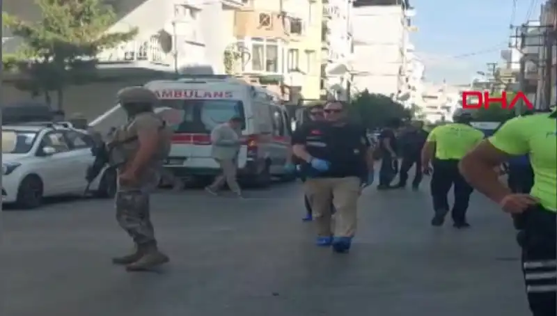 İzmir'de Karakola Düzenlenen Silahlı Saldırı: İki Şehit, Bir Yaralı Haberi